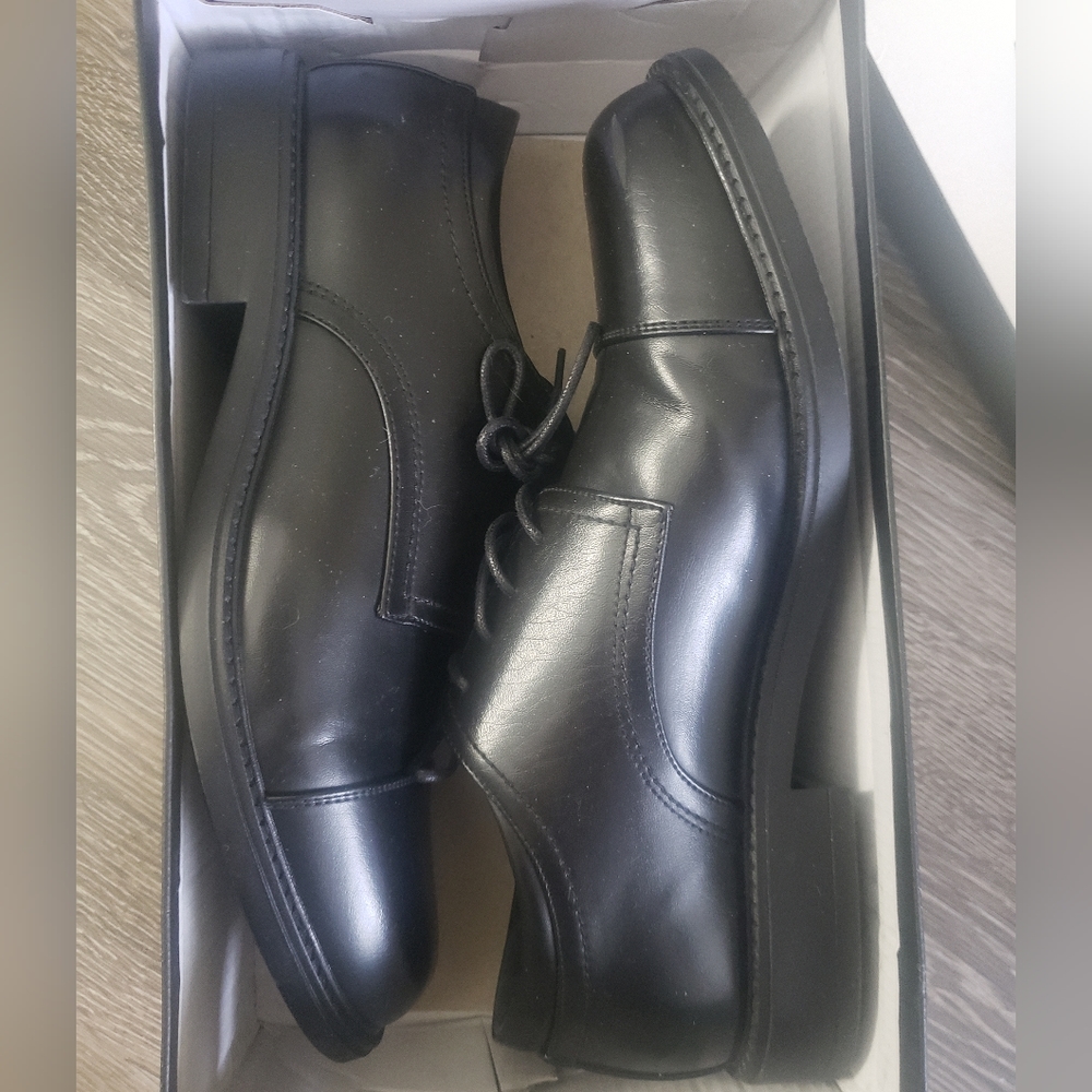 Mens dress shoes